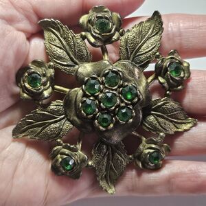 Vintage 1940'S Little Nemo Signed Gold Tone Green Rhinestone Floral Leaf Brooch